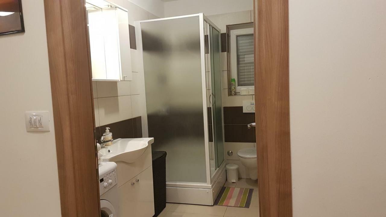 Apartment Orange Brist プーラ エクステリア 写真