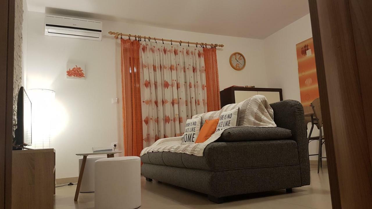 Apartment Orange Brist プーラ エクステリア 写真