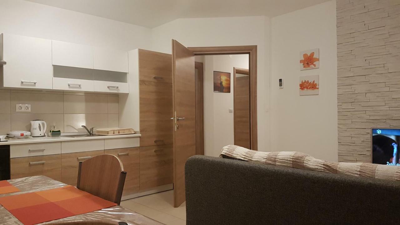 Apartment Orange Brist プーラ エクステリア 写真